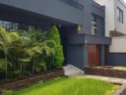 Venta Casa cerca a la Av. Aramburú y Av. Arequipa Miraflores