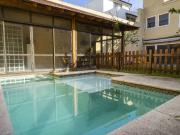 VENTA CASA C/JARDIN, PILETA Y QUINCHO V DEL PARQUE