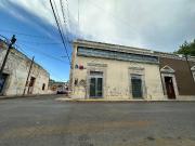 Venta casa comercial en esquina para remodelar, mejorada...