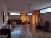 VENTA CASA COMERCIAL EN URDESA CENTRAL AVENIDA LAS MONJAS