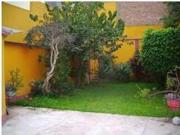 VENTA CASA COMO TERRENO O PARA REMODELAR AMPLIO JARDIN...