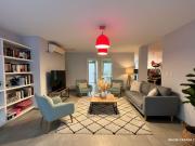 Venta: Casa con 3 plantas, 5 dormitorios en Martin....