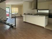 VENTA. Casa con 3 recámaras y cuarto de TV Altozano