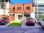Venta Casa con 3 Viviendas de 3 Ambientes y Taller...