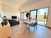 VENTA Casa con 4 recámaras 1 en planta baja y área de TV...