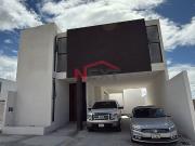 Venta Casa con 4 recamaras, una en planta baja y cocina...