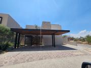 Venta casa con acabados premium en Altozano
