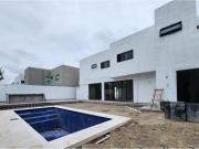 Venta casa con Alberca, norte de saltillo