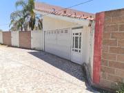 Venta Casa con Alberca y Bodegas Comerciales Cerca... Venta Casa con Alberca y Bodegas Comerciales Cerca...