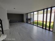 VENTA Casa con amenidades, estudio, 3 recámaras. El...