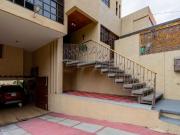 VENTA CASA CON AMPLIO JARDIN BOULEVARES