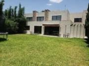 Venta casa con amplio jardín, Fracc Senda del Sol. Zerezotla