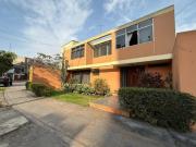 Venta Casa Con Amplio Jardin Interior En Valle Hermoso Surco