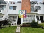 VENTA CASA CON BALCÓN, TERRAZA Y JARDÍN LOMAS DE...