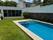 VENTA CASA CON BUGALOW $9´500,000 LOMAS DE ATZINGO