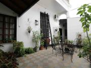 VENTA CASA CON COCHERA, PATIO Y TERRAZA