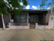 VENTA CASA CON COCHERA Y PATIO EN QUILMES