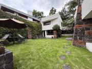 Venta casa con departamento rodeado de Jardin