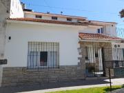 Venta casa con departamentos en block