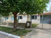 VENTA CASA CON DEPOSITO B LOS ALAMOS 2 DORMITORIOS