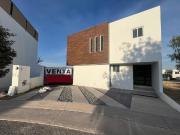 VENTA CASA CON ESTUDIO EN PLANTA BAJA EN GRAND...