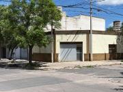 VENTA CASA CON GALPON ALBERDI