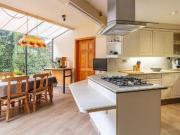 VENTA CASA CON ILUMINACION NATURAL CHILUCA