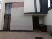 VENTA CASA CON JARDÍN EN LOMAS DEL VALLE MORELIA...