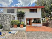 VENTA CASA CON JARDÍN EN LOMAS VERDES