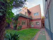 VENTA CASA CON JARDÍN EN LOTE PROPIO PARQUE CHAS