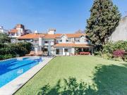 VENTA CASA CON JARDIN PILETA PARRILLA Y 5 DORMITORIOS