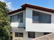 Venta de casa con jardín y patio excelente para vivienda...