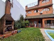 VENTA CASA CON JARDIN Y PILETA EN COLEGIALES!