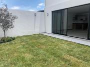 VENTA CASA CON JARDÍN Y TERRAZA LOMAS DE ANGELÓPOLIS II...