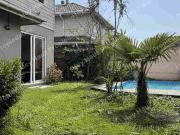 Venta casa con negocio en avenida principal, Quincho y...