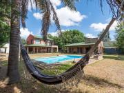 Venta casa con parque y pileta Pueblo Esther, Rio