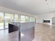 VENTA CASA CON PILETA A ESTRENAR LA CANDIDA