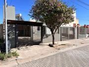 VENTA CASA CON PILETA EN B ° LOS BOULEVARES