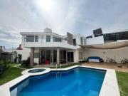 VENTA CASA CON RECÁMARA EN PB TERRAZA Y ALBERCA LOMAS...