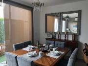 VENTA. Casa con roof garden, 3 recamaras, 2 estudios El...