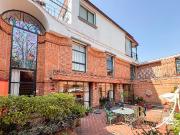 VENTA CASA CON TERRAZA Y JARDIN EN LA HERRADURA