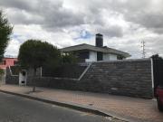 VENTA CASA CON TERRENO EN CENTRO DE GUAYLLABAMBA