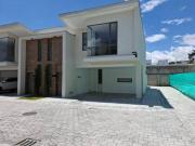 VENTA CASA CONJUNTO RESIDENCIAL PRIVADO EN TUMBACO