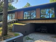 VENTA CASA COSTA ESMERALDA 5 AMBIENTES