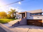 VENTA CASA COUNTRY CINCO LOMAS