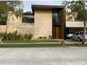 VENTA CASA COUNTRY CLUB YUCATAN PRIVADA EXCLUSIVA