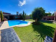 VENTA CASA C/PISCINA Y QUINCHO 700m2 B. YAGUARÓN
