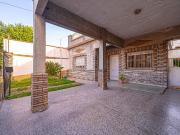 VENTA CASA CUATRO AMBIENTES VILLA BALLESTER