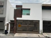 VENTA CASA CUMBRES ELITE