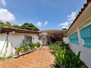 Vendo casa una sola planta y calle cerrada 400m2...